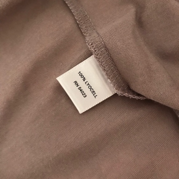 Banana Republic Razor Back Tank - Picture 4 of 4